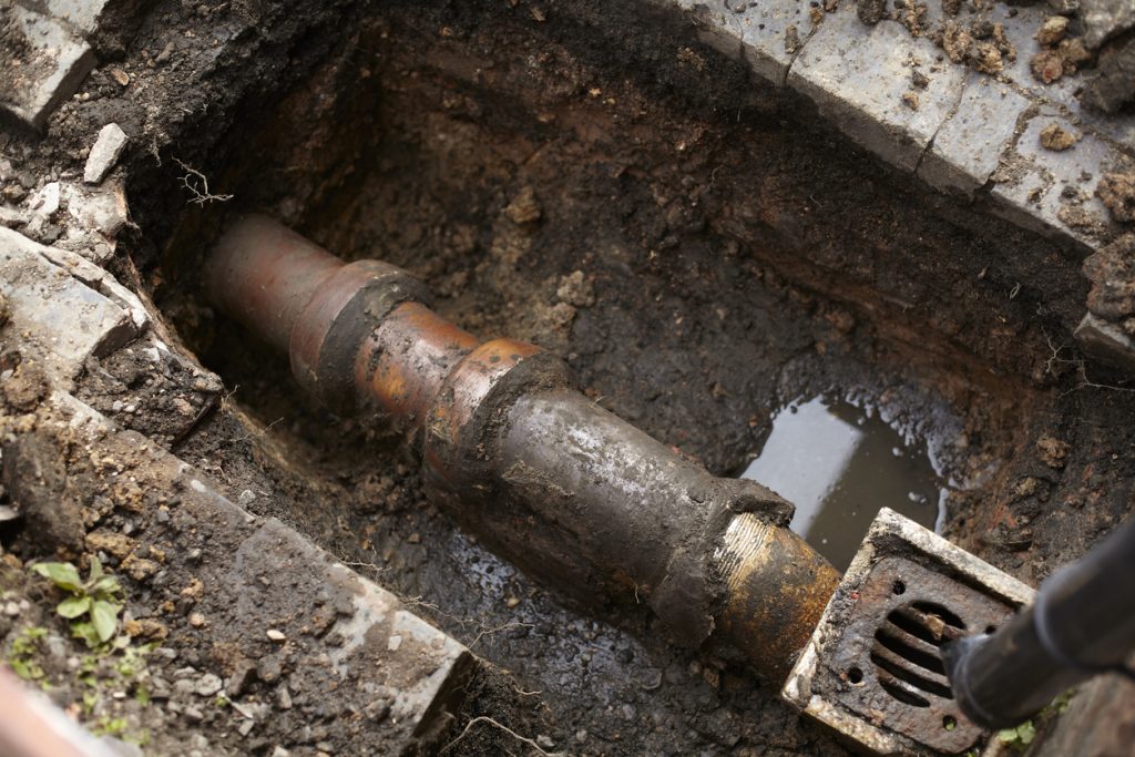 Symptoms of a Damaged Sewer Pipe